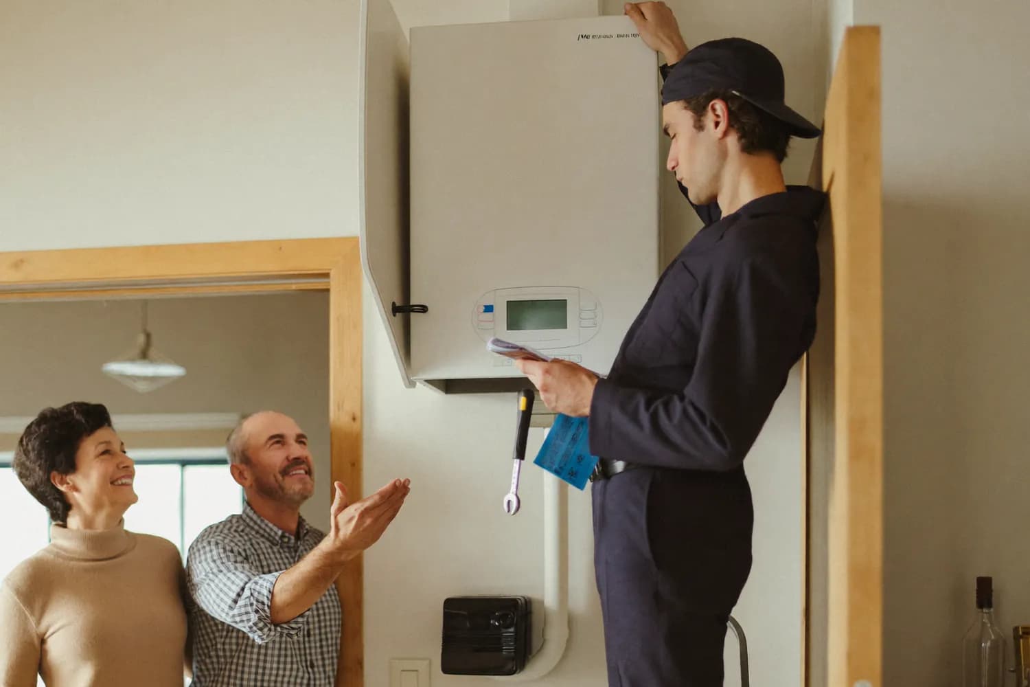Aydın'da Ariston kombi bakımı yapan yetkili teknik servis teknisyeni