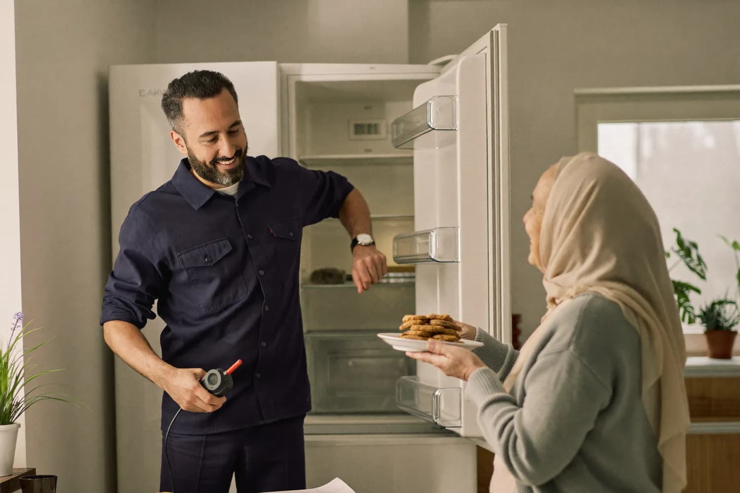 Aydın'da Samsung buzdolabı tamiri yapan yetkili teknik servis teknisyeni